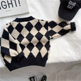 Load image into Gallery viewer, Black Pattern Sweater

